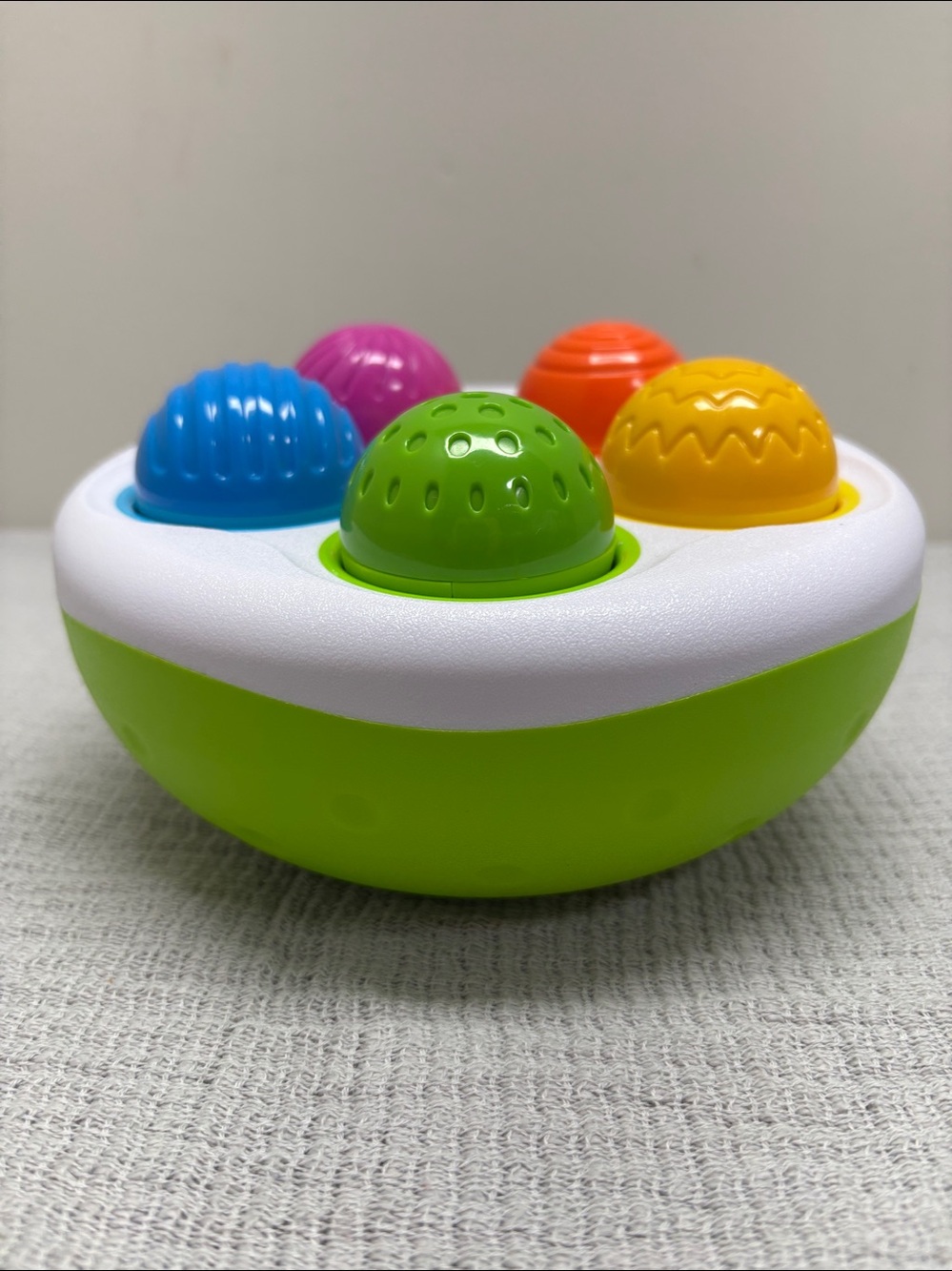 Fat Brain Toys F248 SpinnyPins Developmental Spinning Sorting Balancing 18M +